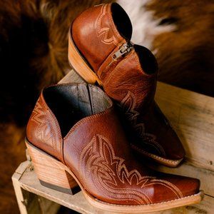 NWT Ariat Jolene Snip-Toe Ankle Boot [Sedona] 7.5